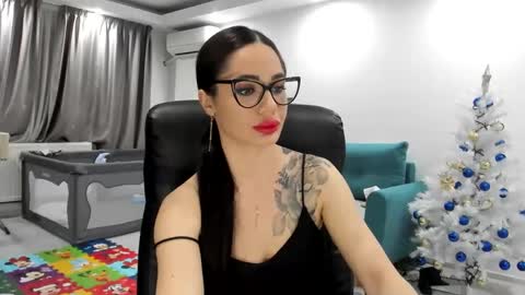 Snapshot of fetishcatalea chatting on 12-21-24, 08:10 Catalea DM online show from 12-21-24, 08:10
