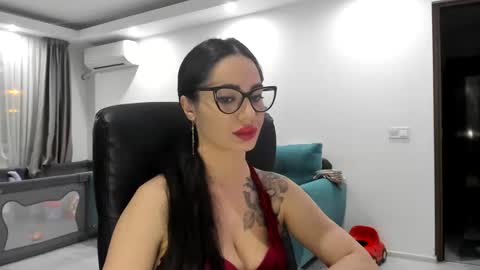 Snapshot of fetishcatalea chatting on 01-29-25, 07:32 Catalea DM online show from 01-29-25, 07:32