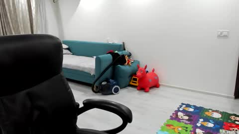 Snapshot of fetishcatalea chatting on 10-21-25, 06:41 Catalea DM online show from 10-21-25, 06:41