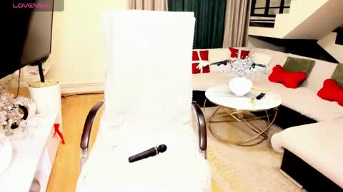 Snapshot of fetishfantasyeve chatting on 01-23-25, 11:36 Fetishfantasyme my X online show from 01-23-25, 11:36