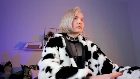 Snapshot of fetishrey chatting on 12-22-24, 12:38 Rey online show from 12-22-24, 12:38