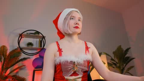 Snapshot of fetishrey chatting on 12-24-24, 11:49 Rey online show from 12-24-24, 11:49