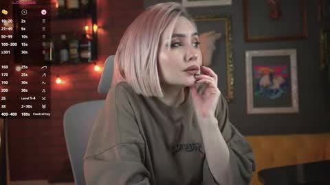 Rey online show from 11-30-25, 04:00