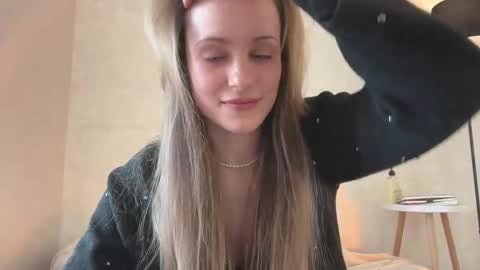 Lisa online show from 03-12-25, 07:35