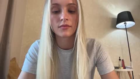 Lisa online show from 09-20-25, 10:49