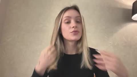 Lisa online show from 11-20-25, 09:09