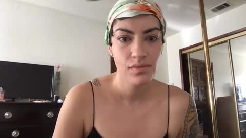 Snapshot of fgsammie chatting on 10-15-25, 05:35 fgsammie online show from 10-15-25, 05:35
