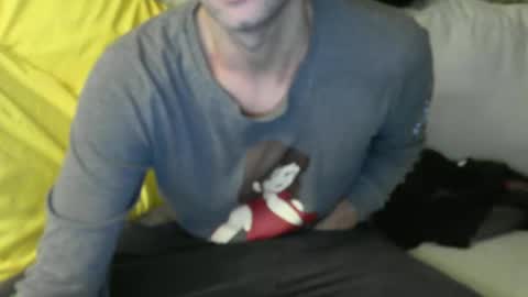 Snapshot of fidelio89 chatting on 10-12-25, 07:57 Fid online show from 10-12-25, 07:57