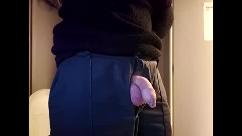 Snapshot of fifi010203 chatting on 11-26-25, 04:08 fifi010203 online show from 11-26-25, 04:08