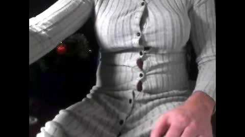 Snapshot of fifi010203 chatting on 12-16-25, 07:35 fifi010203 online show from 12-16-25, 07:35