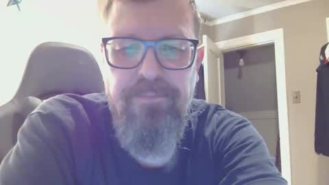 Snapshot of figuredraw chatting on 10-17-25, 09:17 figuredraw online show from 10-17-25, 09:17