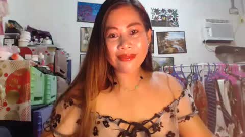 Snapshot of filipina_beauty69 chatting on 09-13-25, 08:30 filipina beauty. online show from 09-13-25, 08:30