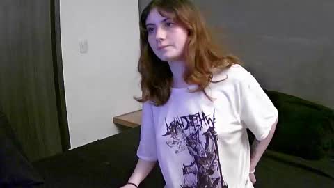 Snapshot of findiryts_2 chatting on 10-10-25, 06:23 Alice and Max online show from 10-10-25, 06:23