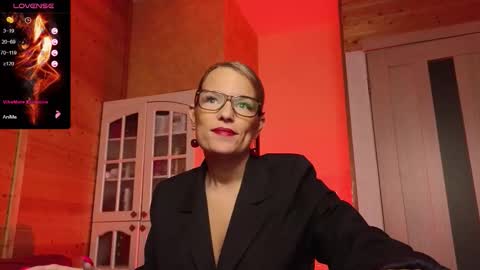 Lady online show from 12-15-25, 07:07