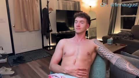 Finn August online show from 10-06-25, 12:08