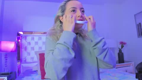 finnky1 online show from 02-11-25, 04:11