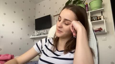 Keite wanna play  Meow online show from 12-15-25, 10:08