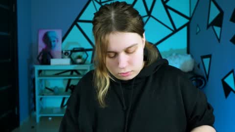 fiora online show from 12-28-24, 05:12