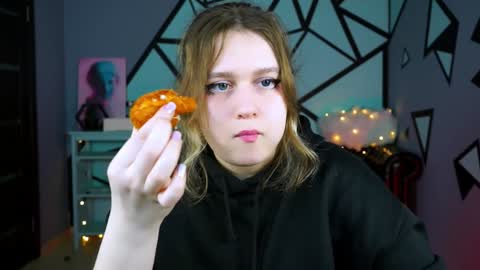 fiora online show from 12-28-24, 12:03