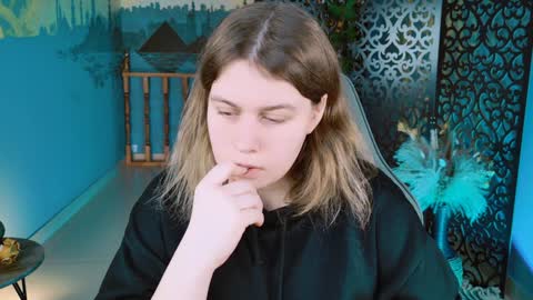 fiora online show from 12-30-24, 05:15