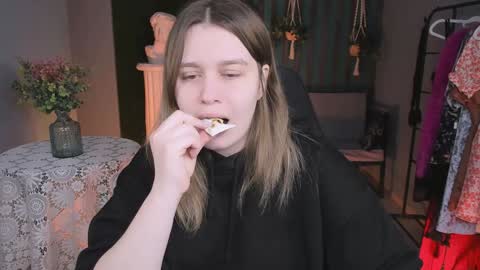 fiora online show from 01-12-25, 05:03