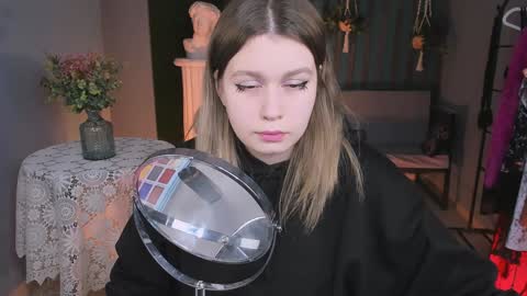 fiora online show from 01-12-25, 08:04