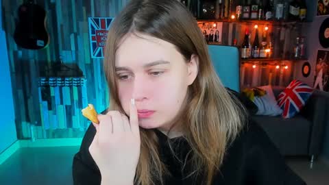 fiora online show from 01-18-25, 06:03