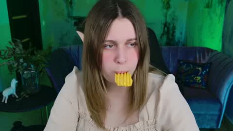 fiora online show from 02-06-25, 01:43