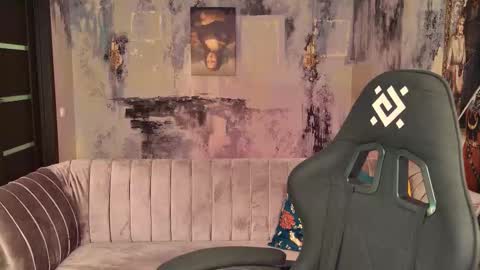 fiora online show from 10-24-25, 06:21