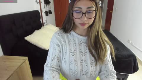 Snapshot of fiore_sanz chatting on 01-01-25, 12:53 online show from 01-01-25, 12:53