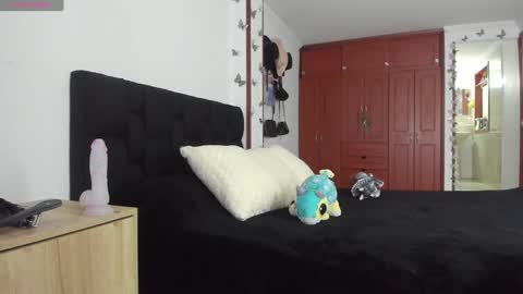 Snapshot of fiore_sanz chatting on 01-03-25, 12:33 online show from 01-03-25, 12:33