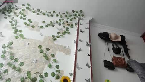 Snapshot of fiore_sanz chatting on 09-15-25, 02:50 online show from 09-15-25, 02:50