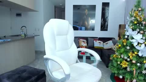 Snapshot of fiorellasantamaria chatting on 01-07-25, 09:46 fiore   online show from 01-07-25, 09:46