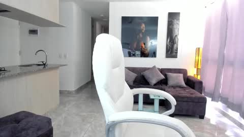Snapshot of fiorellasantamaria chatting on 01-26-25, 06:06 fiore   online show from 01-26-25, 06:06