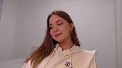 fireflies_fly_ online show from 09-14-25, 07:46