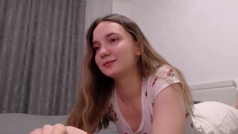 fireflies_fly_ online show from 01-12-26, 06:46