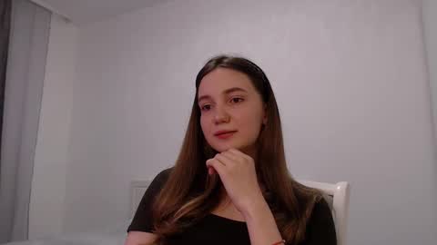 fireflies_fly_ online show from 02-19-26, 06:48