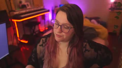 Snapshot of fireproofcuriousity chatting on 02-05-26, 05:56 Lio Roxy online show from 02-05-26, 05:56