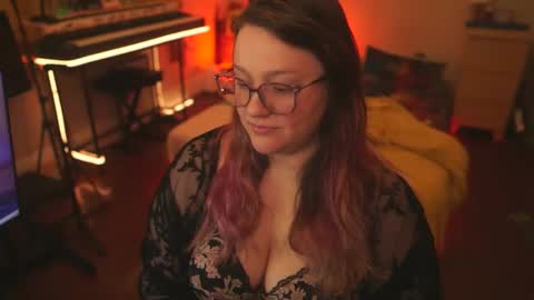 Snapshot of fireproofcuriousity chatting on 02-07-26, 04:27 Lio Roxy online show from 02-07-26, 04:27