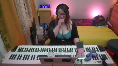 Snapshot of fireproofcuriousity chatting on 02-12-26, 05:57 Lio Roxy online show from 02-12-26, 05:57