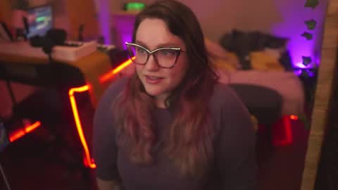 Snapshot of fireproofcuriousity chatting on 02-18-26, 05:25 Lio Roxy online show from 02-18-26, 05:25