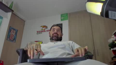 Snapshot of fisherrman666 chatting on 12-17-25, 02:17 fisherrman666 online show from 12-17-25, 02:17