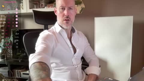 Snapshot of fit_rubinho chatting on 01-02-25, 09:22 Rubn online show from 01-02-25, 09:22