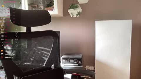 Snapshot of fit_rubinho chatting on 02-19-25, 12:55 Rubn online show from 02-19-25, 12:55