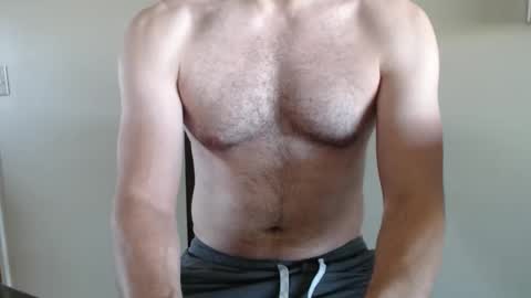 Snapshot of fithubby80 chatting on 10-31-25, 04:08 fithubby80 online show from 10-31-25, 04:08