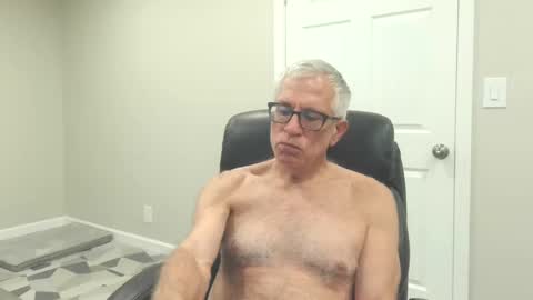 Snapshot of fitman999 chatting on 12-02-24, 04:20 Jon online show from 12-02-24, 04:20