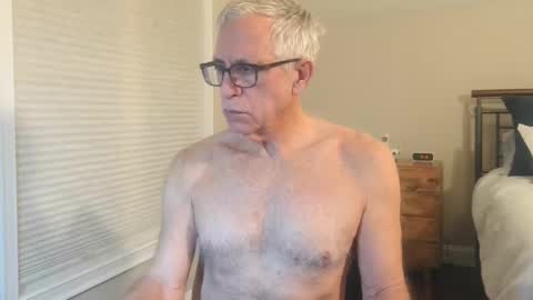 Snapshot of fitman999 chatting on 12-20-24, 02:19 Jon online show from 12-20-24, 02:19