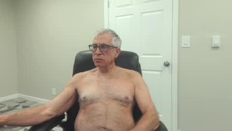 Snapshot of fitman999 chatting on 12-23-24, 12:57 Jon online show from 12-23-24, 12:57