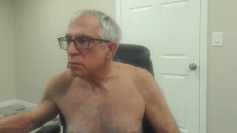 Snapshot of fitman999 chatting on 01-20-25, 06:31 Jon online show from 01-20-25, 06:31