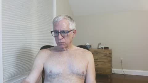 Snapshot of fitman999 chatting on 02-19-25, 04:44 Jon online show from 02-19-25, 04:44